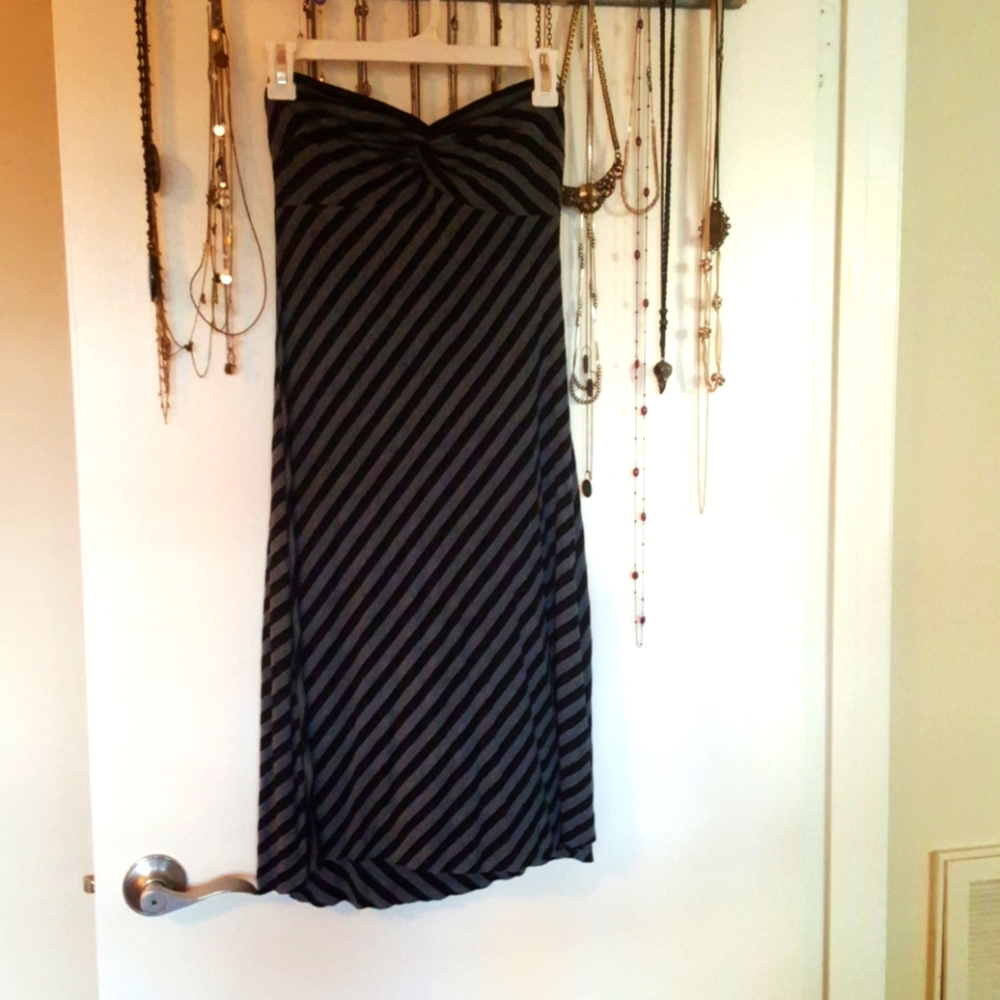 Stretchy striped strapless dress